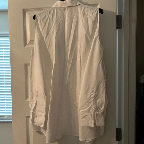 NWOT Donna Karan Cold Shoulder Crisp White Button Down Shirt - Picture 4 of 11